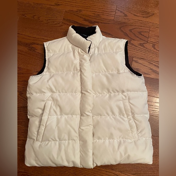 Gap Kids XL white puffer vest - Picture 4 of 9